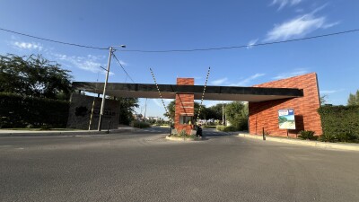 CASA DE ESTRENO En Residencial Acacias