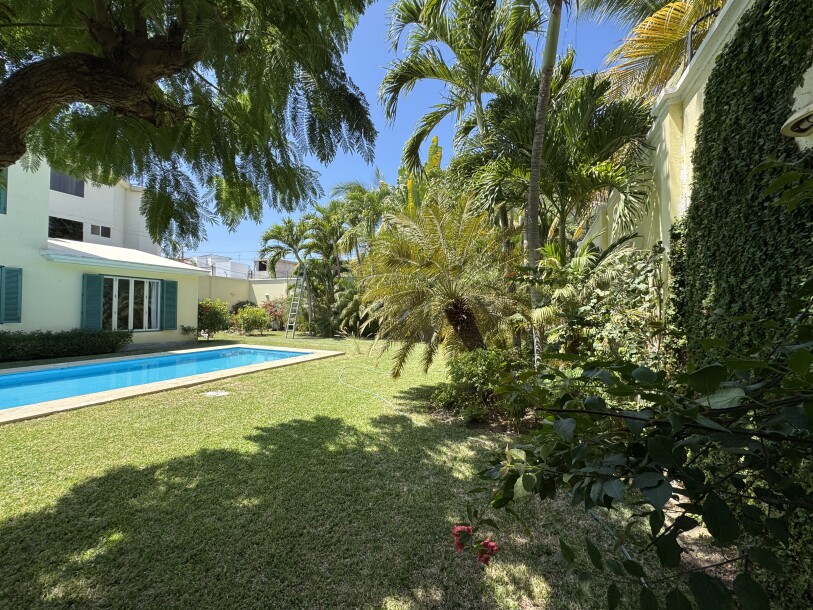 CASA En Urb. Los Cocos del Chipe-24