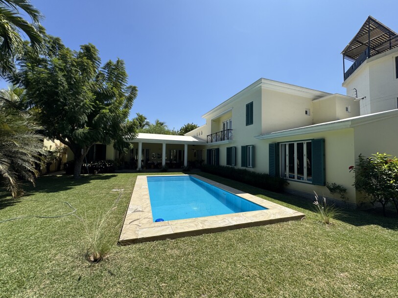 CASA En Urb. Los Cocos del Chipe-23