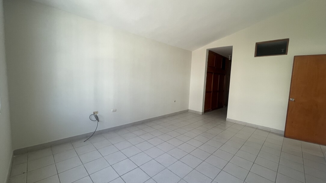 Casa En Urb. Lagunas del Chipe-16