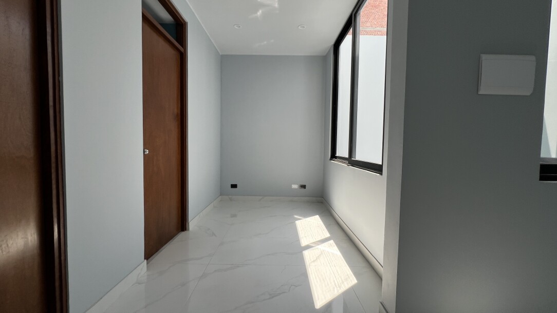 CASA DE ESTRENO Urb. Miraflores Country Club I-12