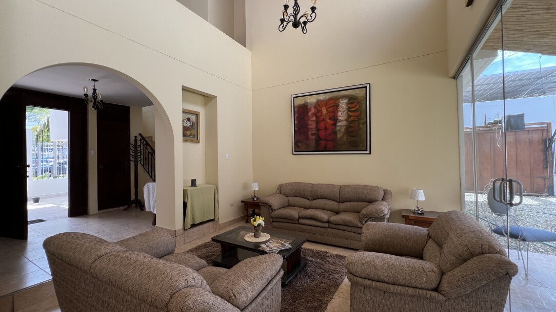 CASA En Urb. Los Geranios (Amoblada)-5