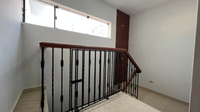 CASA En Urb. Los Geranios