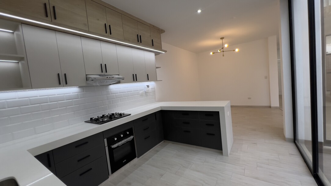CASA DE ESTRENO En Urb. Miraflores Country Club-13