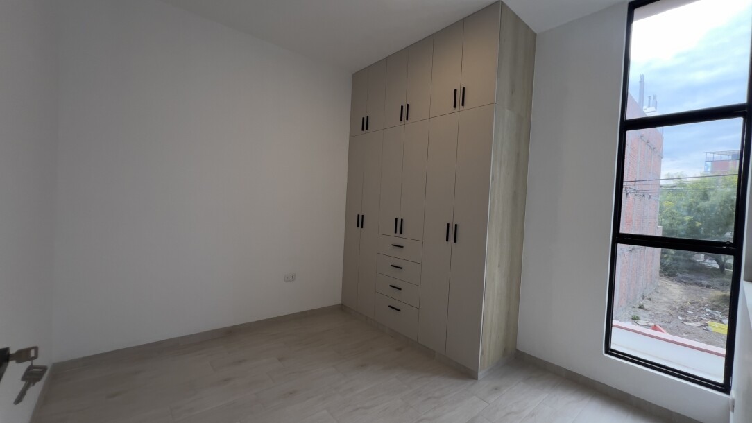CASA DE ESTRENO En Urb. Miraflores Country Club-26
