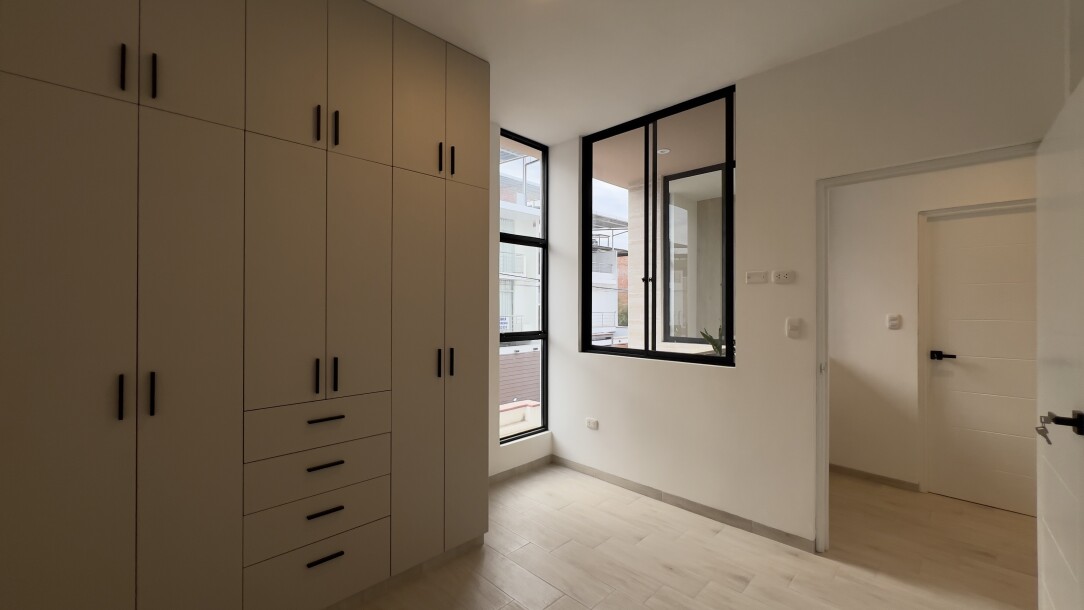 CASA DE ESTRENO En Urb. Miraflores Country Club-27