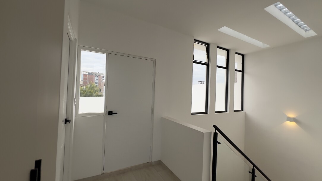 CASA DE ESTRENO En Urb. Miraflores Country Club-31