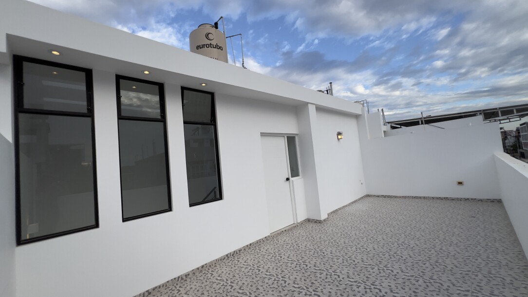 CASA DE ESTRENO En Urb. Miraflores Country Club-36