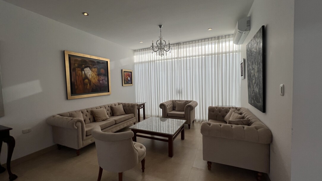 CASA DE ESTRENO En Urb. Miraflores Country Club I-1