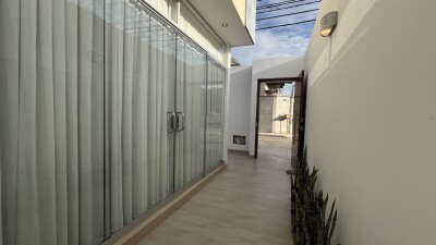 CASA DE ESTRENO En Urb. Miraflores Country Club I
