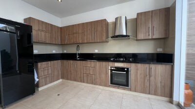 CASA DE ESTRENO En Urb. Miraflores Country Club I