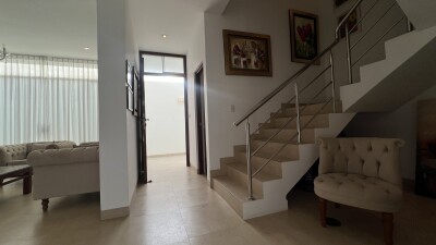 CASA DE ESTRENO En Urb. Miraflores Country Club I