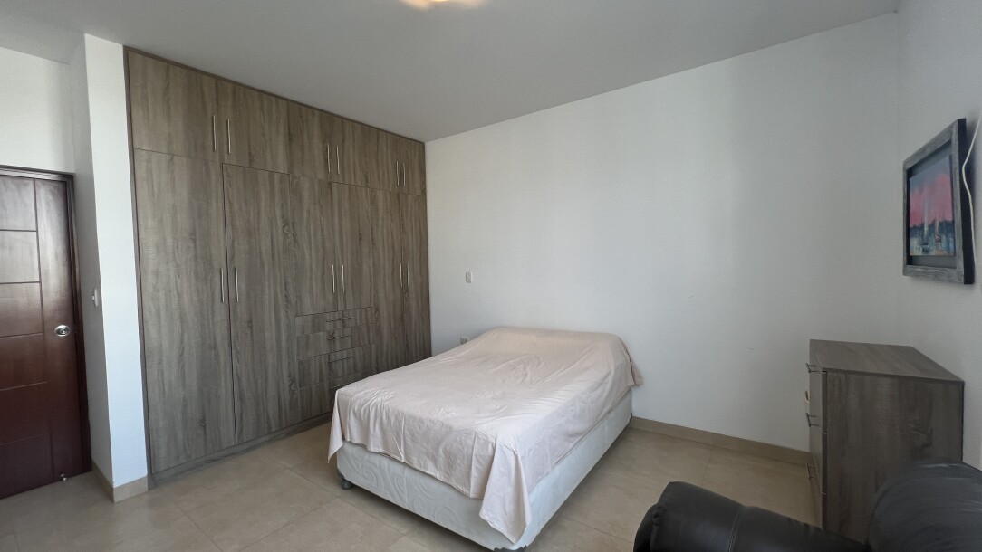 CASA DE ESTRENO En Urb. Miraflores Country Club I-14