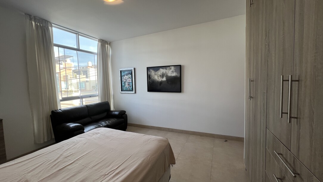CASA DE ESTRENO En Urb. Miraflores Country Club I-15