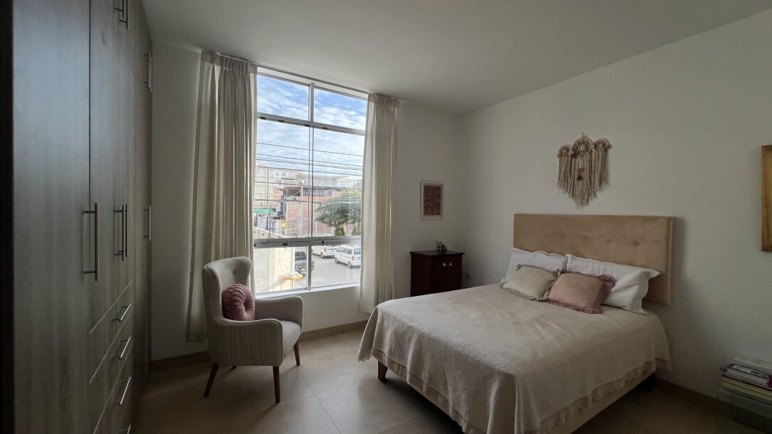 CASA DE ESTRENO En Urb. Miraflores Country Club I-11