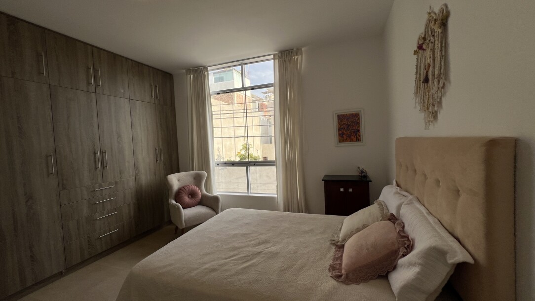 CASA DE ESTRENO En Urb. Miraflores Country Club I-10