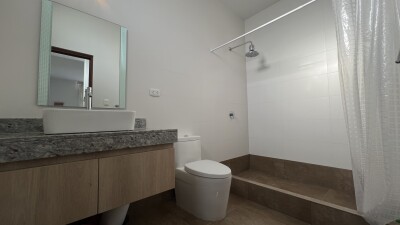 CASA DE ESTRENO En Urb. Miraflores Country Club I