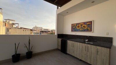 CASA DE ESTRENO En Urb. Miraflores Country Club I