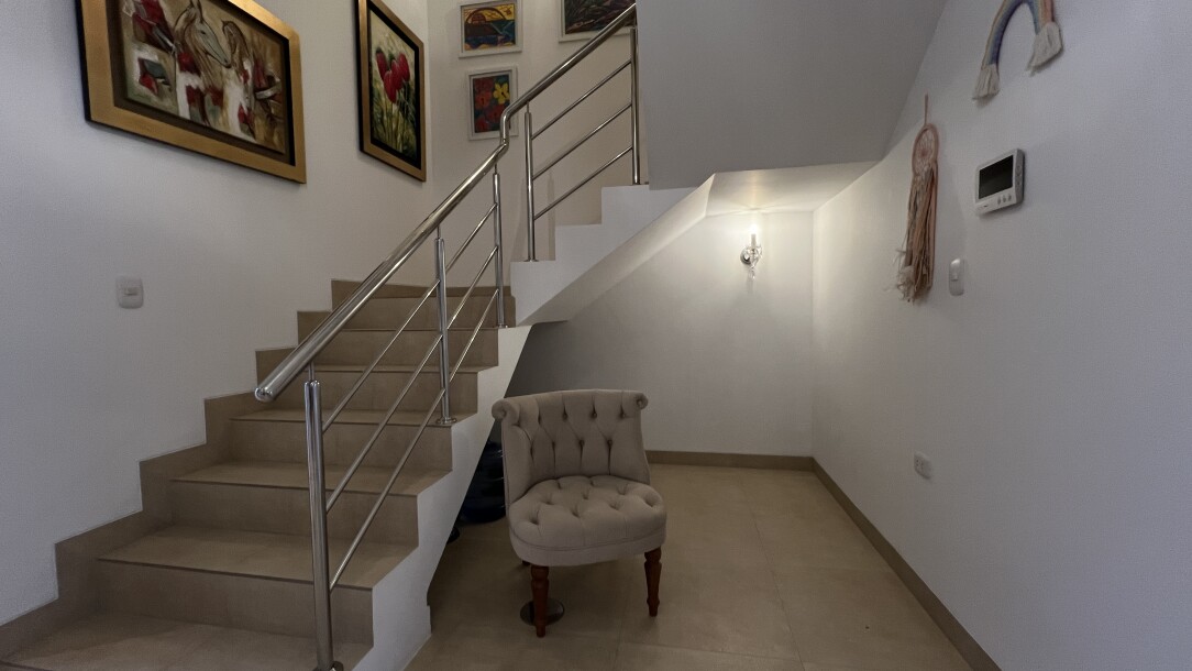 CASA DE ESTRENO En Urb. Miraflores Country Club I-8