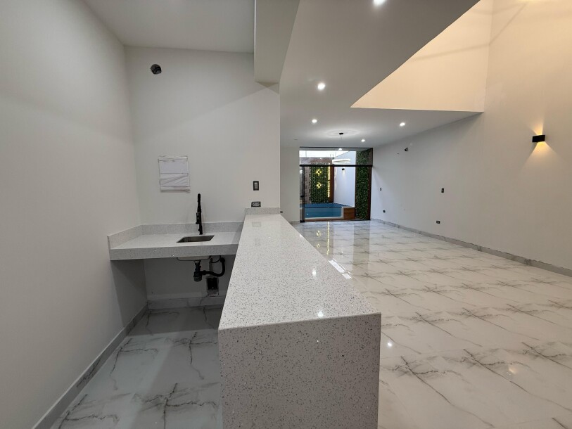 CASA DE ESTRENO En Boulevard Plaza Park-7