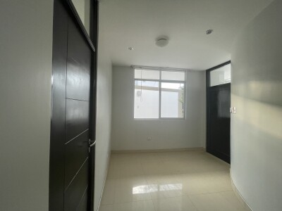 CASA con Piscina En Urb. Miraflores Country Club I
