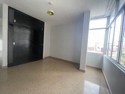 CASA con Piscina En Urb. Miraflores Country Club I