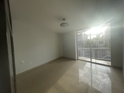 CASA con Piscina En Urb. Miraflores Country Club I