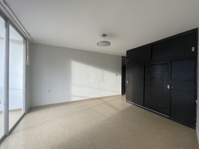 CASA con Piscina En Urb. Miraflores Country Club I