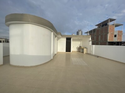CASA con Piscina En Urb. Miraflores Country Club I