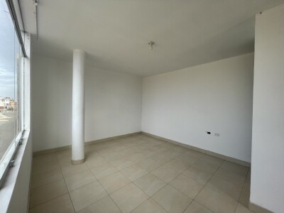 CASA con Piscina En Urb. Miraflores Country Club I