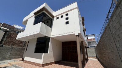 CASA En Urb. Santa María del Pinar