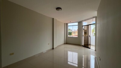 CASA con Piscina en Urb. Los Cocos del Chipe