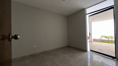 CASA con Piscina en Urb. Los Cocos del Chipe