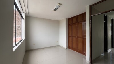CASA con Piscina en Urb. Los Cocos del Chipe