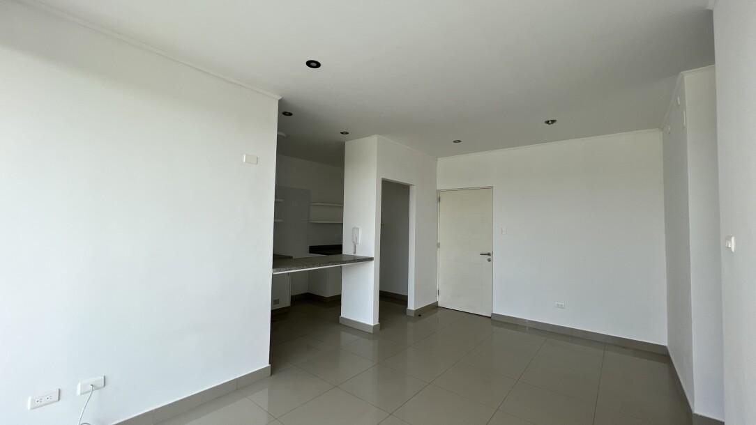 DEPARTAMENTO En Condominio Palmeras del Chipe-2