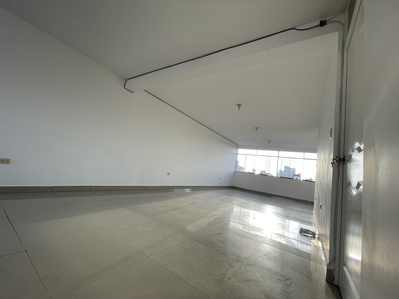 DEPARTAMENTO En Miraflores Country Club 1-3